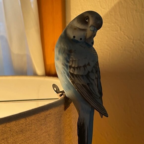 Cute! Vintage Porcelain Bisque Parakeet/Budgie Clip on Bird - Picture 2 of 9